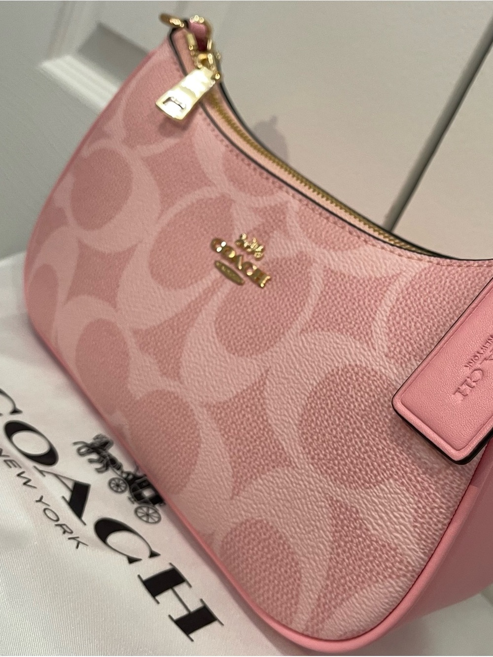 Coach Pink Signature Jacquard Swing Zip Shoulder Bag Crossbody NWT - Picture 3 of 6